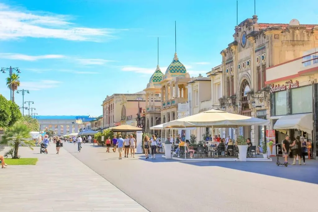Le 2 Magnolie, Viareggio Villa Italy